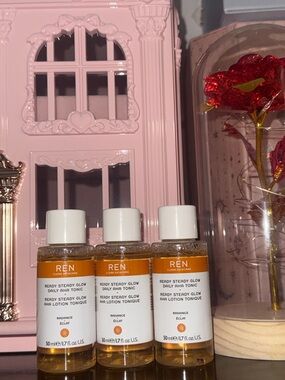 Ready Steady Glow Daily AHA Tonic - Radiance Boosting